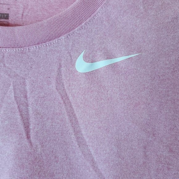 Nike - The Nike Dry Fit T-Shirt size M Pink Rose Color Athletic Ware Sport Berry - Picture 4 of 7